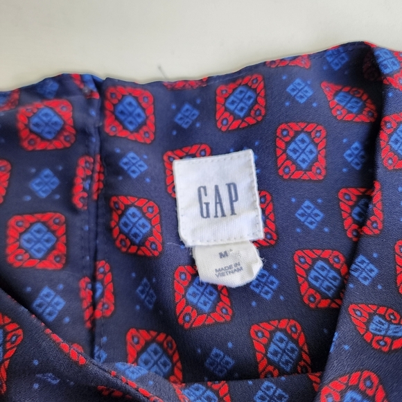 Gap Women's Navy Red Geo Ptint Long Sleeve V-Neck Blouse Keyhole Sz M - Picture 10 of 11